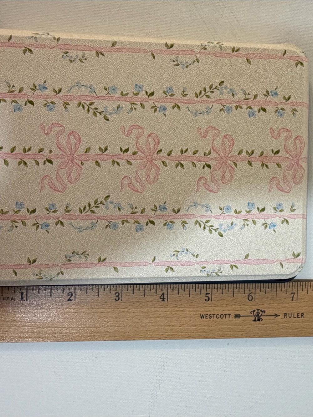 Kindle paper white case Ribbon Pattern - Pink & Blue on Cream